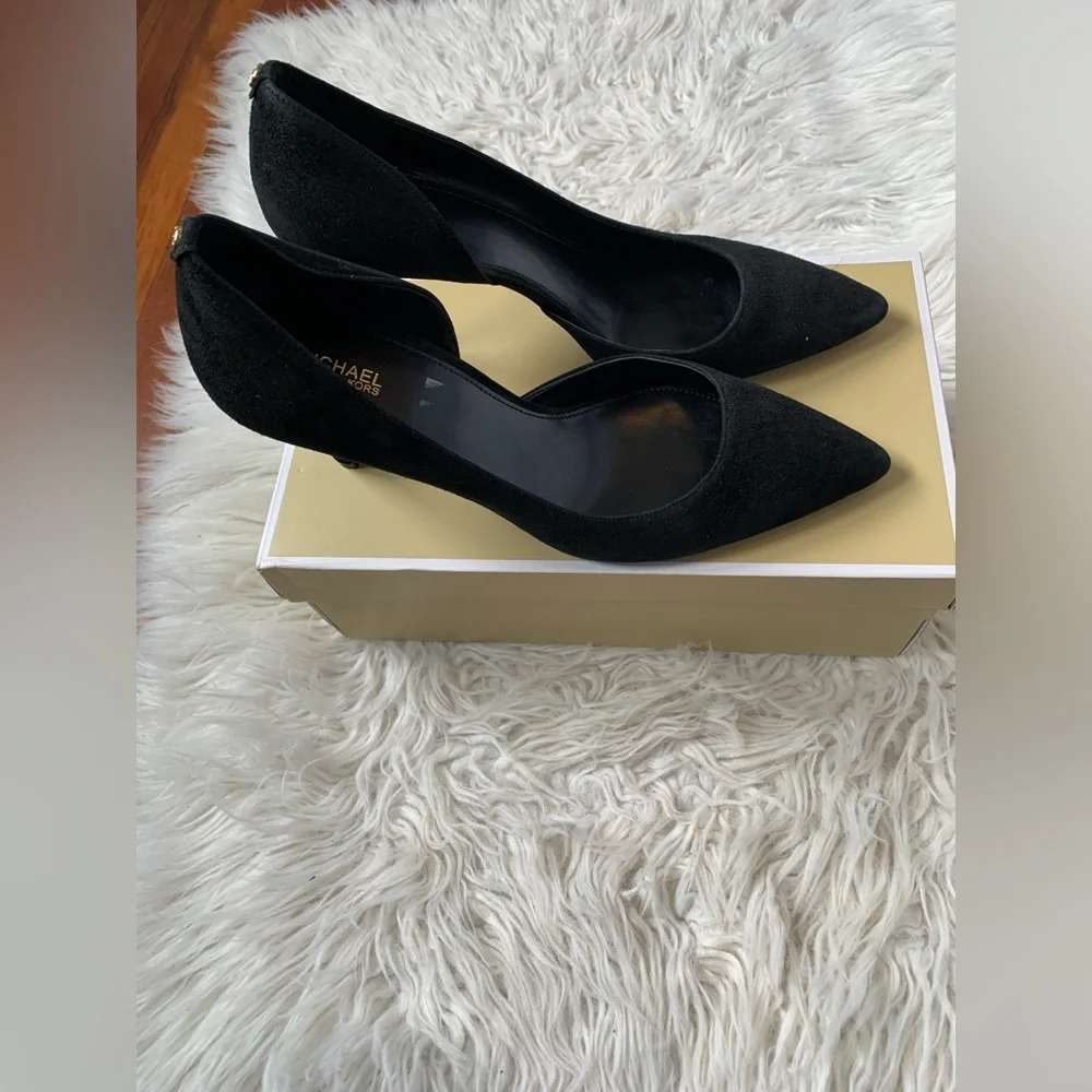 Black 9.5 Michael Kors heels - Picture 2 of 6